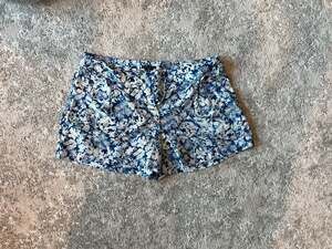 Theory 100% silk Bermuda shorts